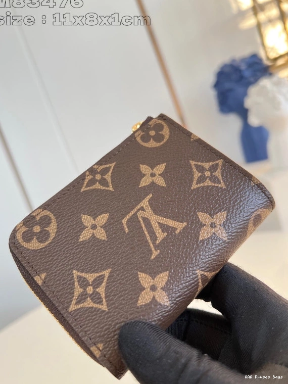 AAA Replica Ru Vuitton Louis Compact Noa Wallet-11*8.5*1.5CM 0724